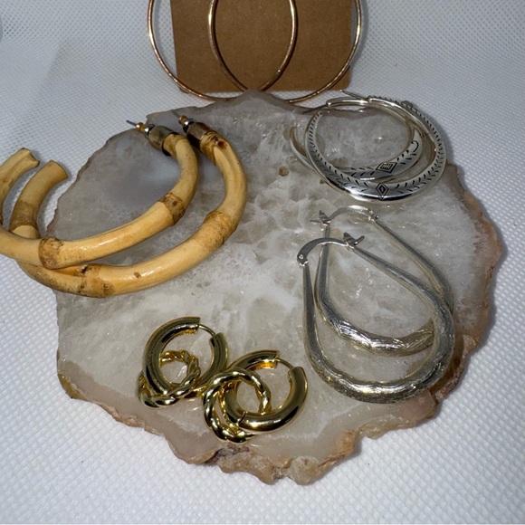 Bundle of 5 fashion hoops earrings - Picture 2 of 7